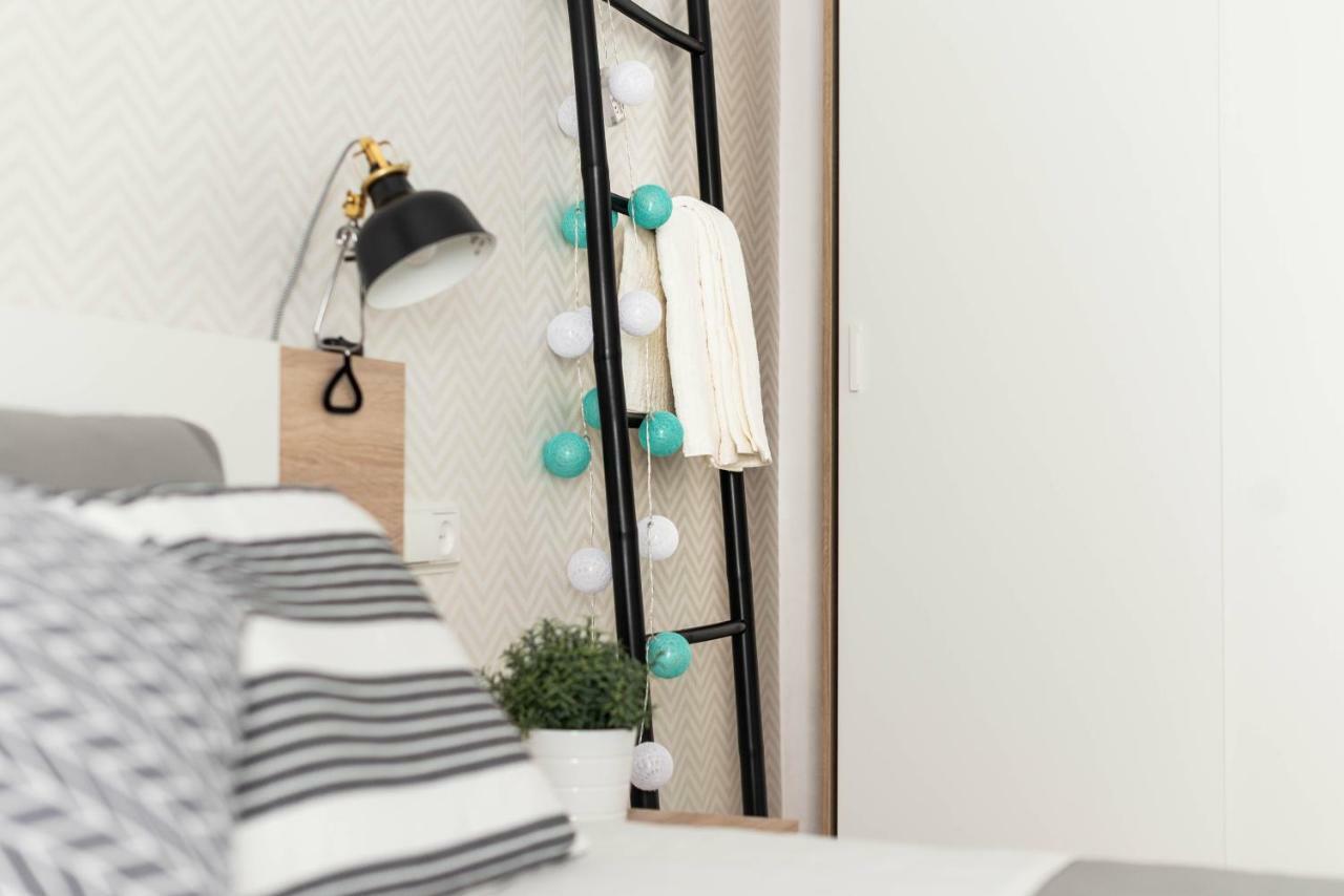 Nordik Rooms Urban - Trinidad "Copenhague" Малага Экстерьер фото